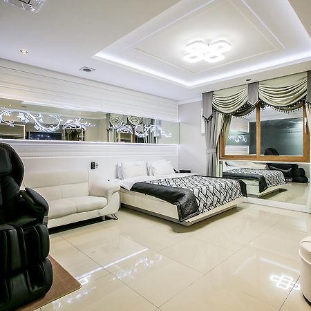 Shell Stone Yeosu Business Hotel Extérieur photo