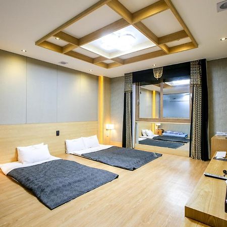 Shell Stone Yeosu Business Hotel Extérieur photo