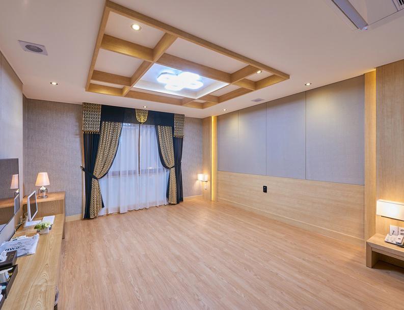 Shell Stone Yeosu Business Hotel Extérieur photo